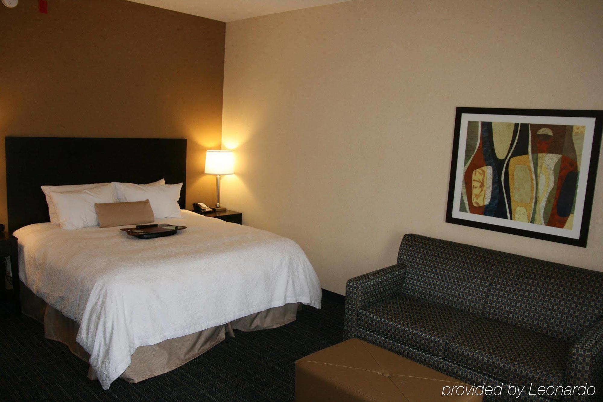Hampton Inn Winfield Tucker Room photo